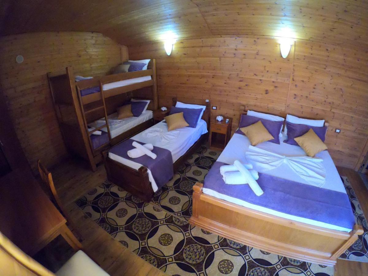 Hotel Bicaj 3*