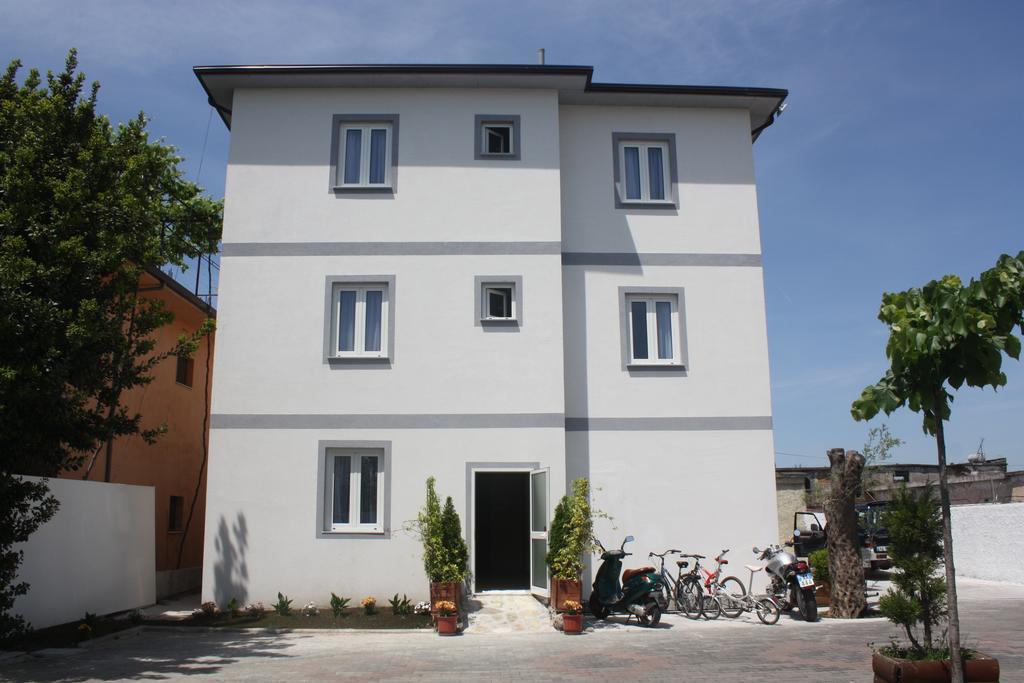 Hotel Bicaj 3*