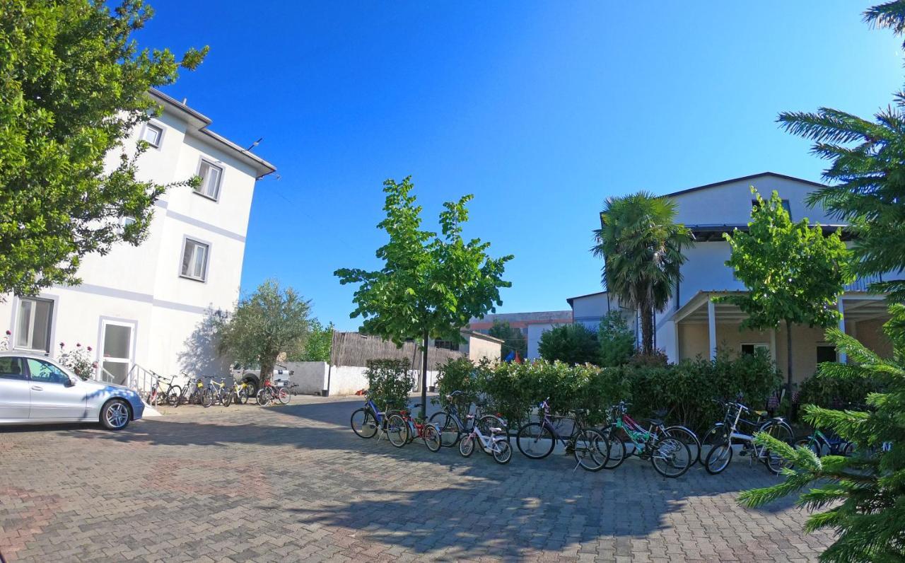 Bicaj Hotel