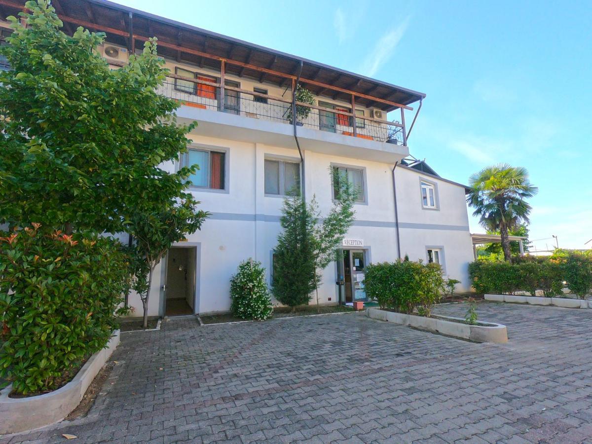 Hotel Bicaj 3*